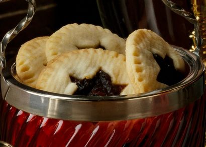 Feiern Sie Weihnachten mit traditionellen Mincemeat Pies - Allrecipes Dish