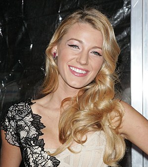 Celebrity cheveux Blake Lively - 10 de coiffures Prettiest, Glamour (cheveux bouclés) Celebrity cheveux Blake Lively - 10 de Prettiest Coupes de cheveux, Glamour