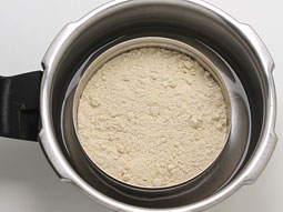 Chakli recette étape par étape Photos - Comment faire la farine de blé Chakli pour Diwali