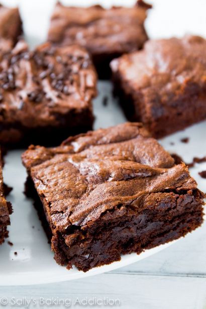 Mâchus Fudgy faits maison brownies (maison) Chewy Fudgy faites maison Brownies