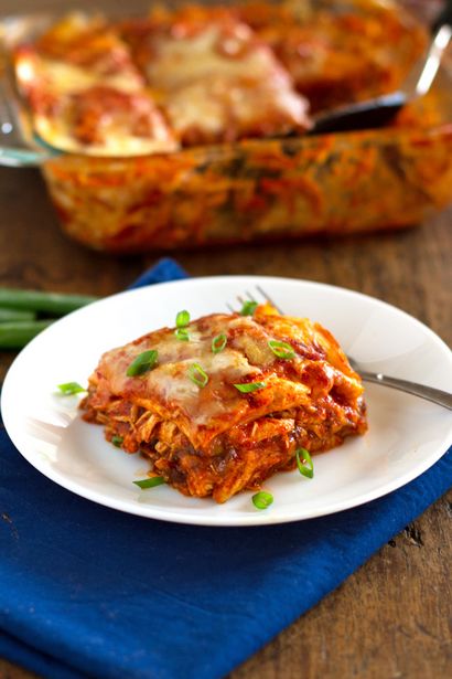 Enchiladas au poulet Casserole - Une pincée de Yum