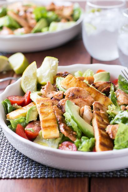 Poulet, Haloumi et avocat Salade de citron vert vinaigrette