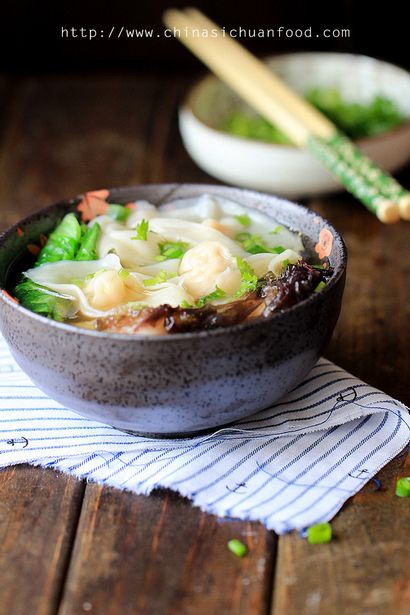 Chinesische Garnelen Wonton Soup - China Sichuan Food