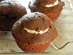 Schokoladen-Karamell-Kuchen mit einer Anleitung, wie man füllen Cupcakes, Zimt-Gewürz - Alles Nizza