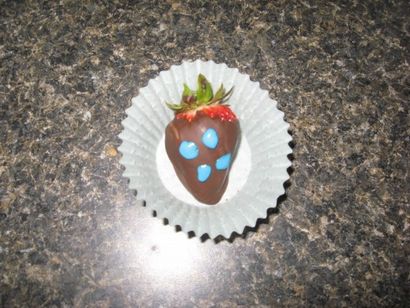 Schokolade getauchte Erdbeeren Tipps, Ideen, Videos und Fotos, Delishably