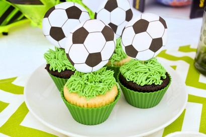 Chocolate & amp; Vanilla Fußball-Themed Cupcakes