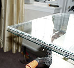 Le nettoyage, le réassemblage et re-scellement des unités à double vitrage scellées pour une réparation de bricolage