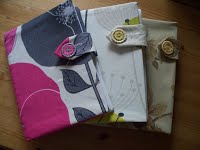 Bijoux et cadeaux contemporain - Rosalind Atkins - smock et boutons Dorset