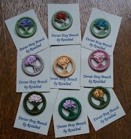 Bijoux et cadeaux contemporain - Rosalind Atkins - smock et boutons Dorset (cadeaux) Bijoux et cadeaux contemporain - Rosalind Atkins - smock et boutons Dorset