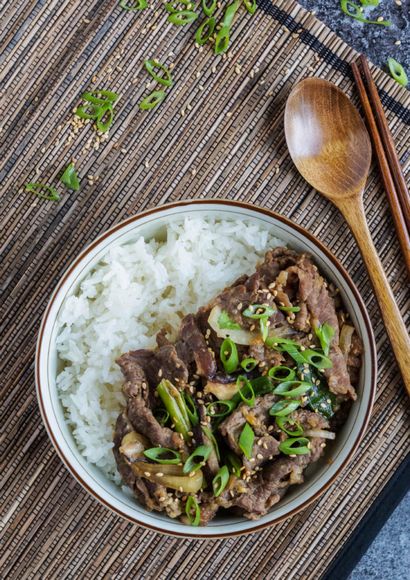 Faites cuire la Corée! Donnez votre avis et Bulgogi Dupbap (Beef coréenne de soja Ail sur le riz)