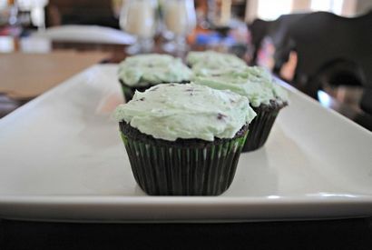 Cool and Creamy Mint Chip Frosting - Rachael Ray