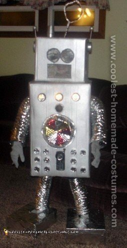 Coolest selbst gemachter Roboter-Kostüm-Ideen für Halloween