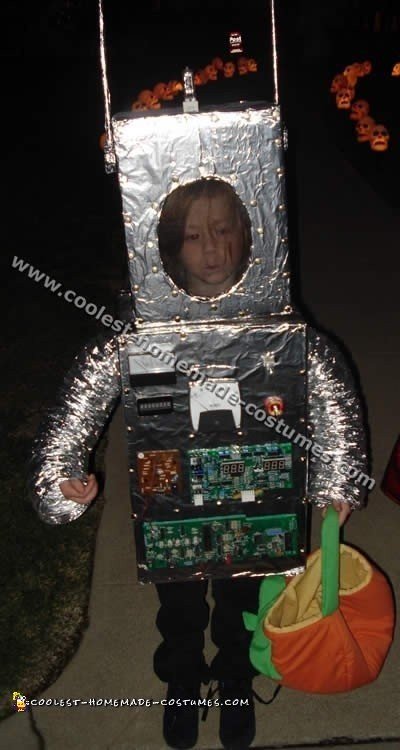 Coolest selbst gemachter Roboter-Kostüm-Ideen für Halloween
