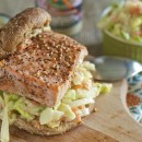 Burgers de saumon de la rivière Copper - Healthified Coleslaw - Pays Cleaver (saumon) Burgers de saumon de la rivière Copper - Healthified Coleslaw - Pays Cleaver