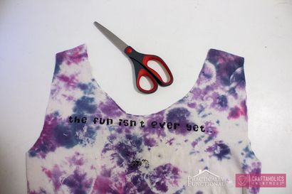 Craftaholics ANONYMESmd, No-Sew T-shirt Sac Tutorial