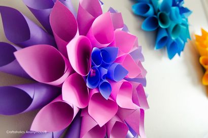 Craftaholics Anonymous®, Rainbow Paper Dahlie-Blumen