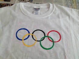 Basteln für Kinder wie ein olympischen Ring T-Shirt zu machen, FeltMagnet