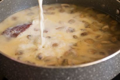 Crème de recette de la soupe aux champignons, crème de légumes recette de soupe aux champignons