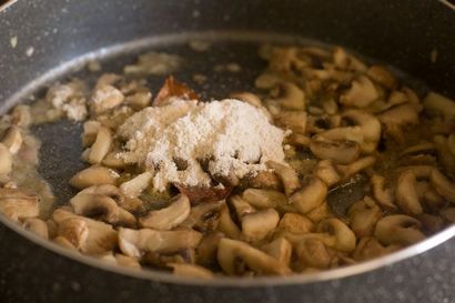 Crème de recette de la soupe aux champignons, crème de légumes recette de soupe aux champignons