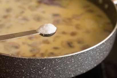 Crème de recette de la soupe aux champignons, crème de légumes recette de soupe aux champignons