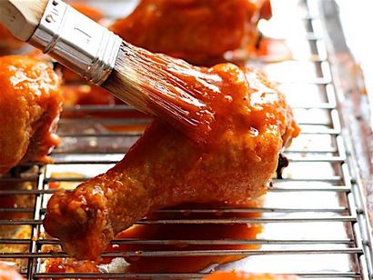 Croustillants au four au miel Sriracha Pilons de poulet - Bytes budget