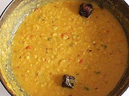 Dal Fry Rezept - Protein Reich, Dhaba Stil Spicy Punjabi Daal Fry