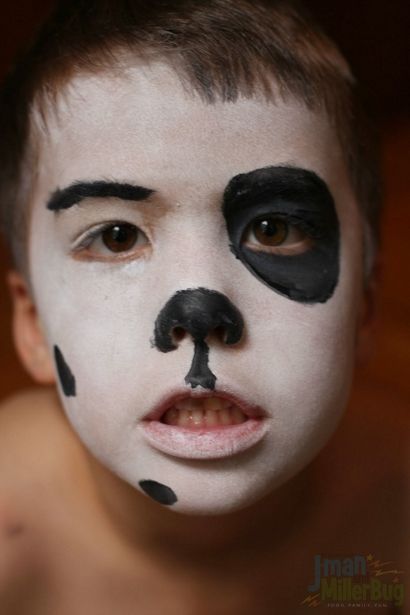 Dalmatien Halloween Costume - Face Painting Tutorial - Les aventures de J-Man et Millerbug