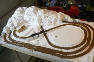 Les trains de modèle de Dan Becker - Tunnels et paysage de montagne