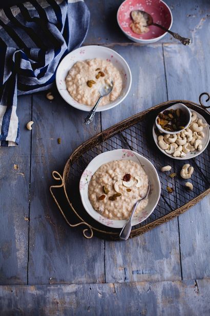 Date Palm Jaggery Pouding au riz, joueuse de cuisine