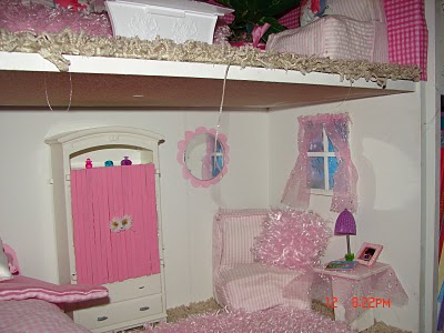 DIY Barbie Maison d'une étagère - Une fille et un pistolet à colle (barbie) DIY Barbie Maison d'une étagère - Une fille et un pistolet à colle