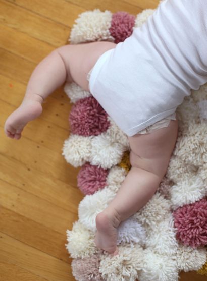 DIY facile Pom Pom Tapis - Dites YesSay Oui