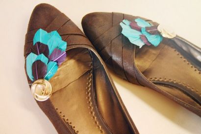 Bricolage - clips de chaussures de plumes, par Wilma