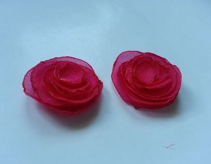 DIY-Blumen-Bolzen-Ohrringe 5 Schritte (mit Bildern)