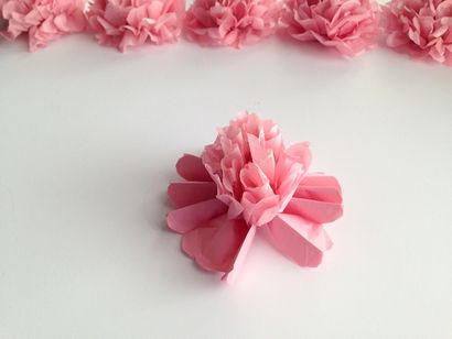 DIY tissu Hanging Fleurs en papier Tutorial, Mid-South Bride