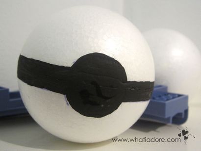 DIY Pokeballs aus Styroporkugeln #pokemon #crafty #cosplay