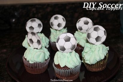 Bricolage de soccer de petit gâteau Toppers