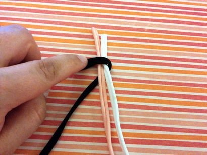 Bricolage Stretchy Ties cheveux faits de Collants 8 étapes (avec photos)