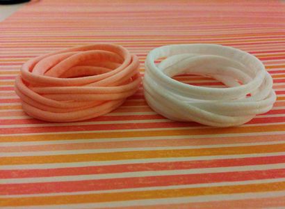 Bricolage Stretchy Ties cheveux faits de Collants 8 étapes (avec photos)