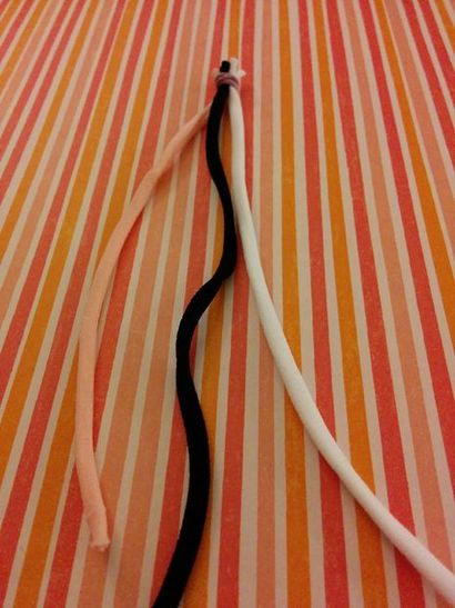 Bricolage Stretchy Ties cheveux faits de Collants 8 étapes (avec photos)