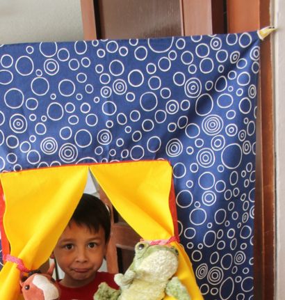 DIY Reisen Puppentheater Vorhang Förderung Imaginative Play - Inspiriert von Familie