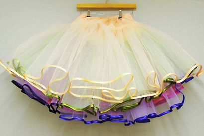 DIY Tutoriel multi-couches Tulle Petticoat (Faites votre propre arc-en-Petticoat!) - Rock n Roll Bride