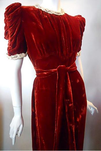 Dorothea Closet Vintage 30 de robes (Dorothea) Closet Vintage 30 s Robes de Dorothea