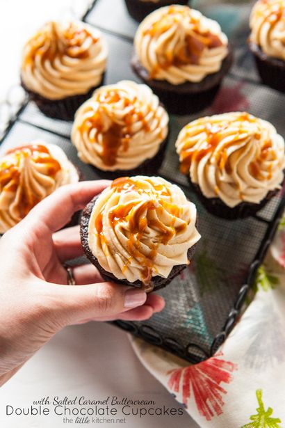 Petits gâteaux au chocolat double avec Caramel au beurre salé, la petite cuisine