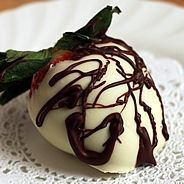 Einfache Schokolade überzogene Erdbeeren mit einem Gourmet-Flair