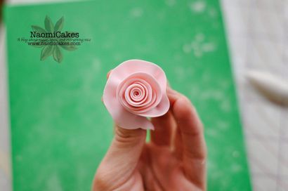 Facile Gum Pâte de sucre Roses Tutorial - NaomiCakes