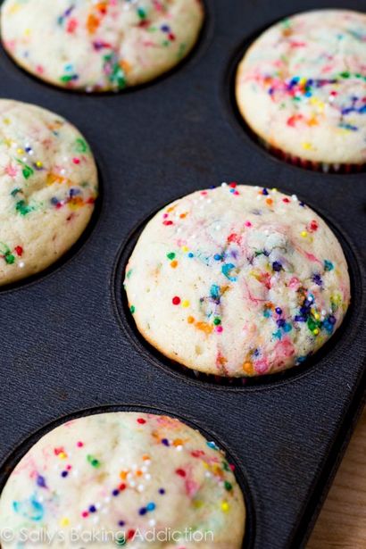 Einfache Hausgemachte Funfetti Cupcakes - Sallys Backen Sucht