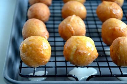 Einfache Hausgemachte Glasierte Donut Holes Rezept