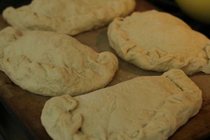 Facile Homemade Pizza Calzones - La Prairie Homestead