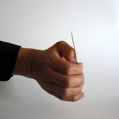 Facile Magic Tricks - the Vanishing Toothpick