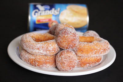 Leicht Gezuckerte Krapfen mit Pillsbury Biskuitteig - Kirbie - s Cravings